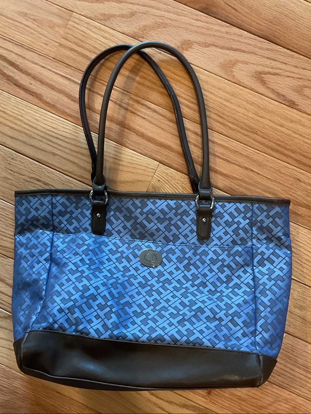 Tommy Hilfiger Blue Patterned Tote Bag Dark Brown Trim NWOT 16”x 11”